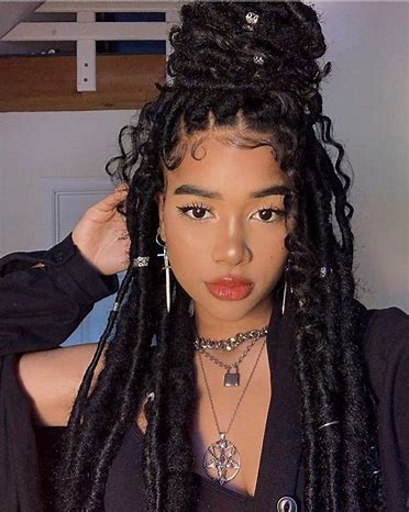 The Art of Seamless Style: Effortlessly Blending Locs Under a Wig